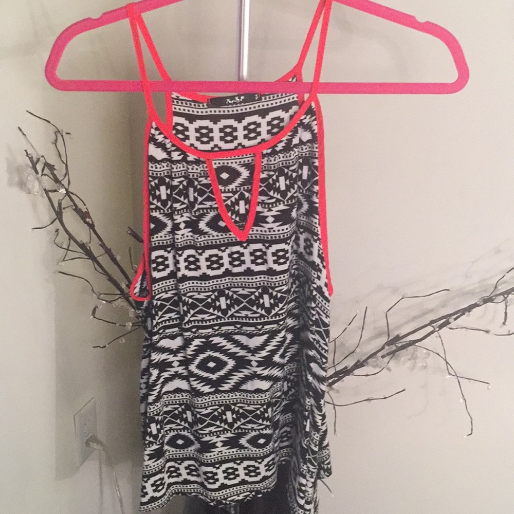 Patterned weekend tank top